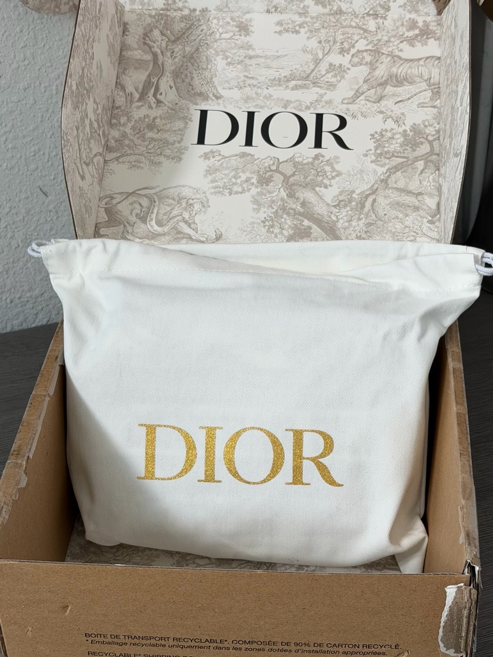 New Dior Plan de Paris Canvas Embroidered Cosmetic Bag - Picture 2 of 13